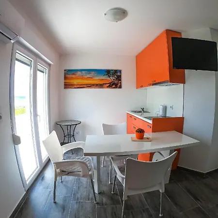 Afrodita 3* Gornji Karin