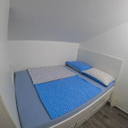 Afrodita Gornji Karin