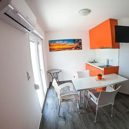 Afrodita 3* Gornji Karin