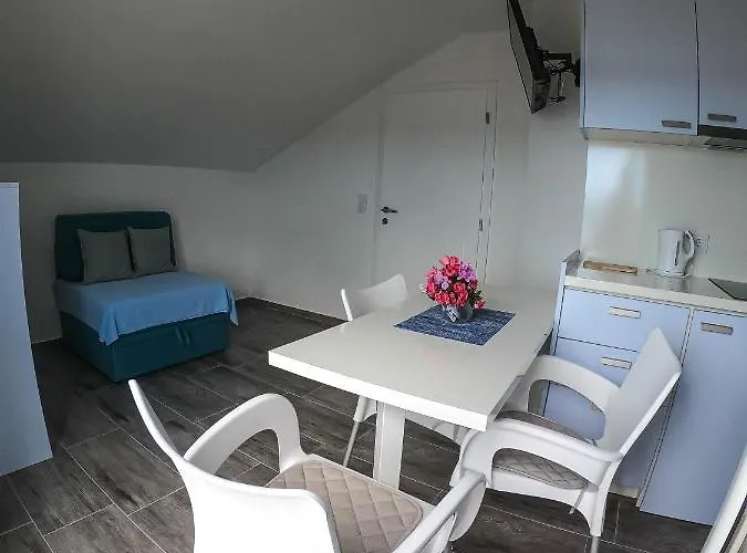 Afrodita Gornji Karin